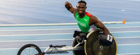mamudo-balde-conquista-medalha-de-bronze-nos-100m-t54-nos-mundiais-de-atletismo