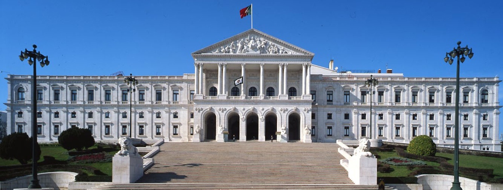Regime de antecipação da idade de pensão de velhice por deficiência publicado em Diário da República