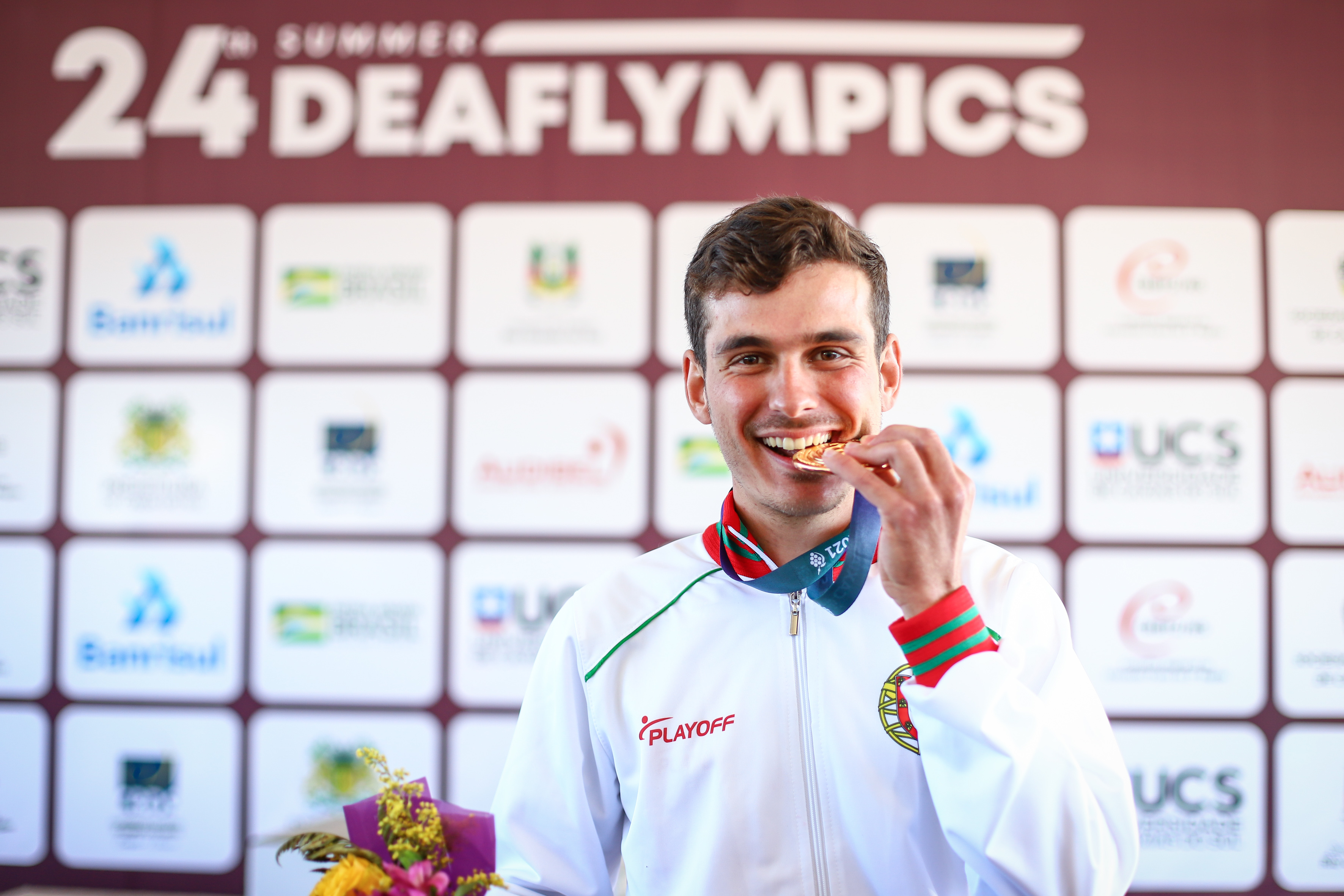 André Soares de ouro na prova por pontos de ciclismo nos Jogos Surdolímpicos