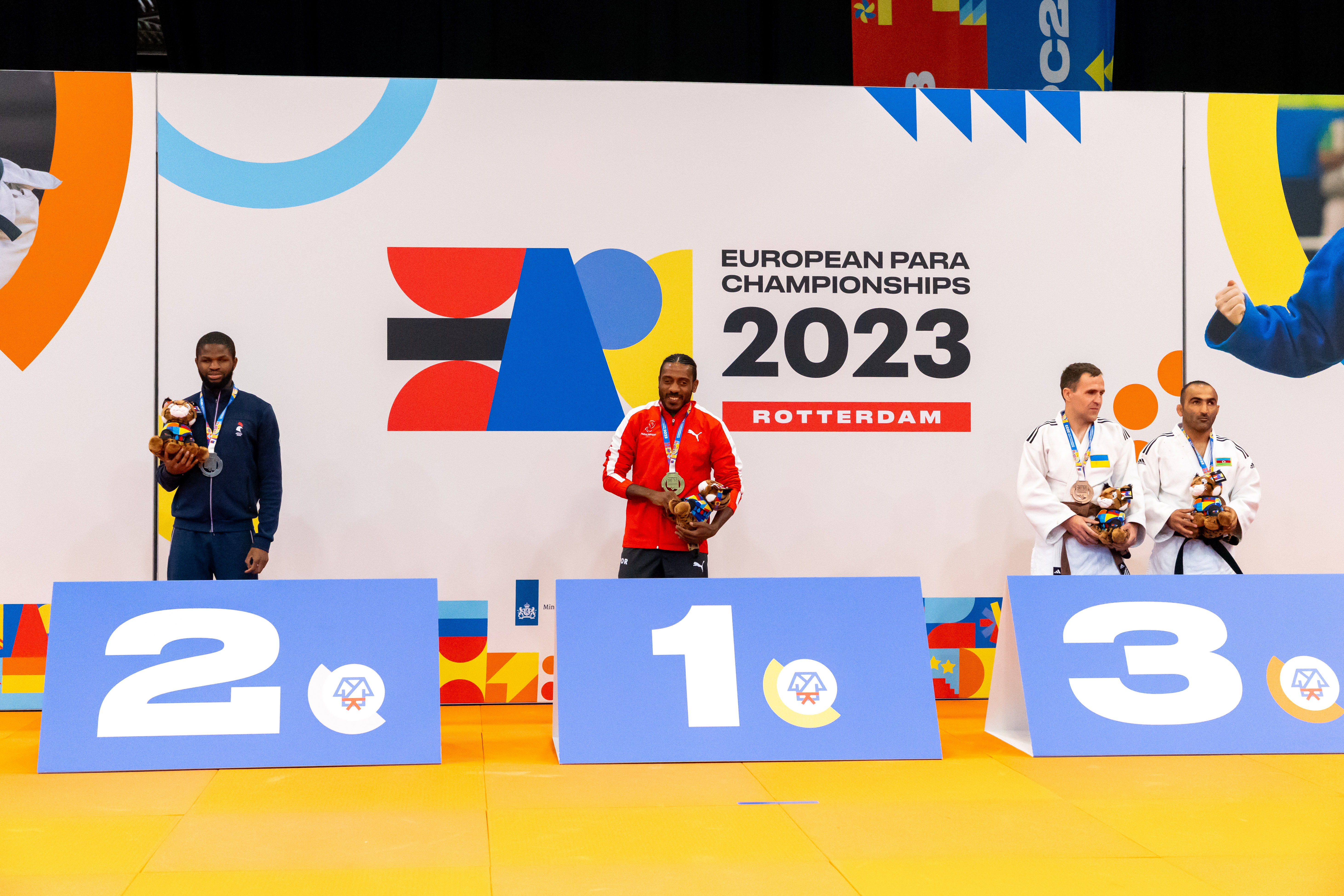 Miguel Vieira e Djibrilo Iafa aterram esta sexta-feira em Lisboa
