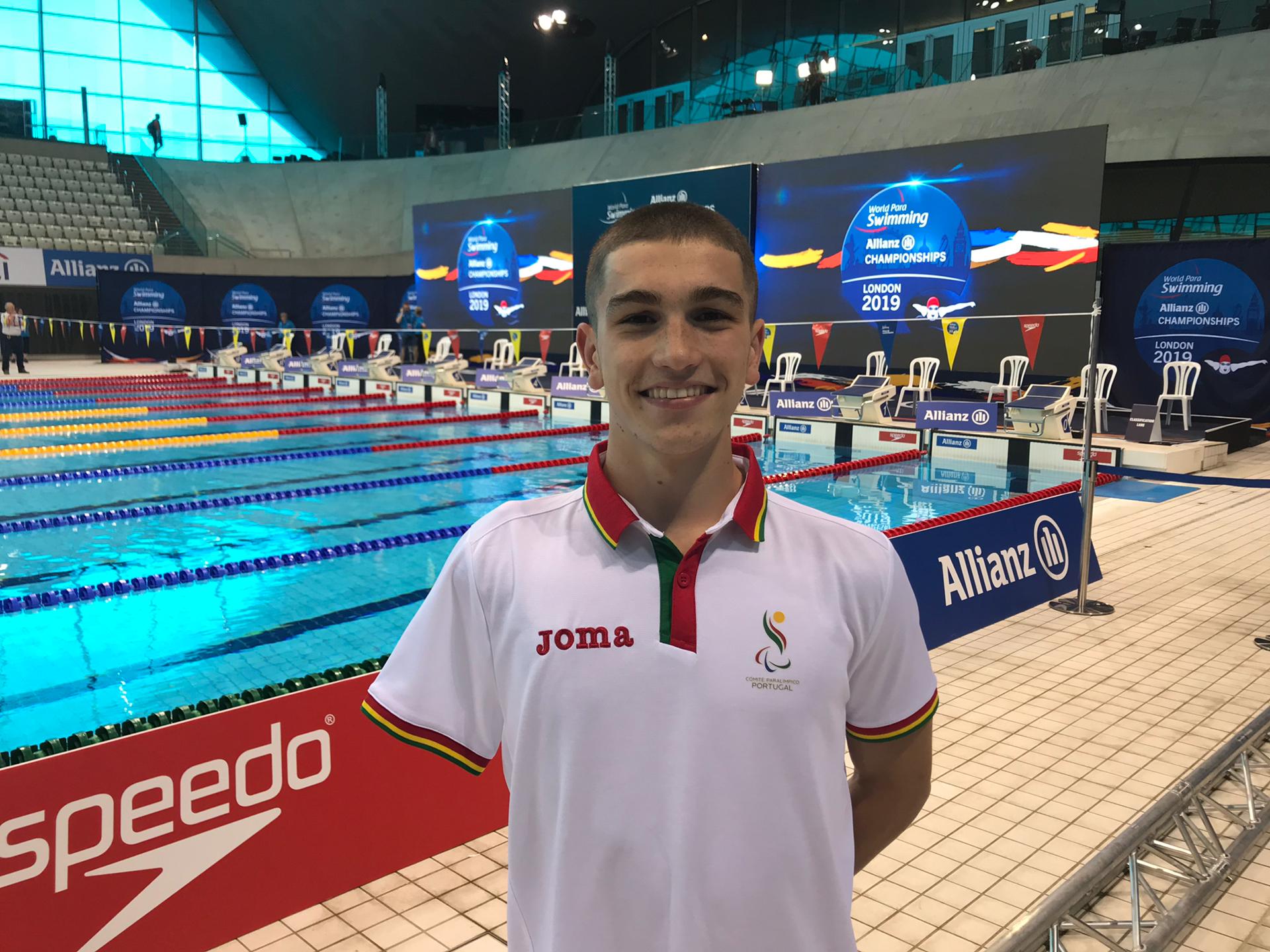Duplo nono lugar no terceiro dia do Mundial de Natação WPS
